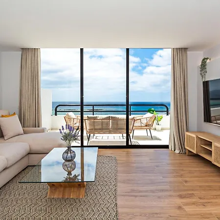 Luxury Beach Views 2br Flat - Private Parking