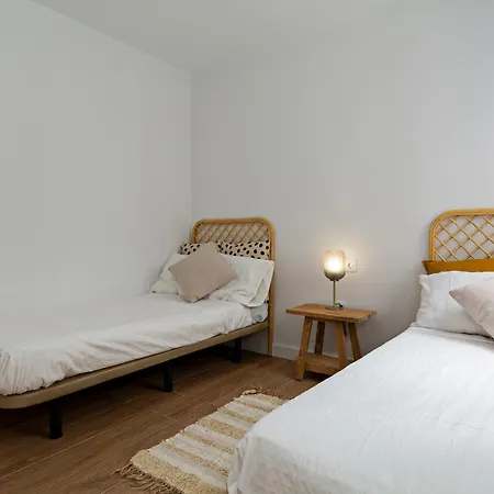Luxury Beach Views 2br Flat - Private Parking Διαμέρισμα
